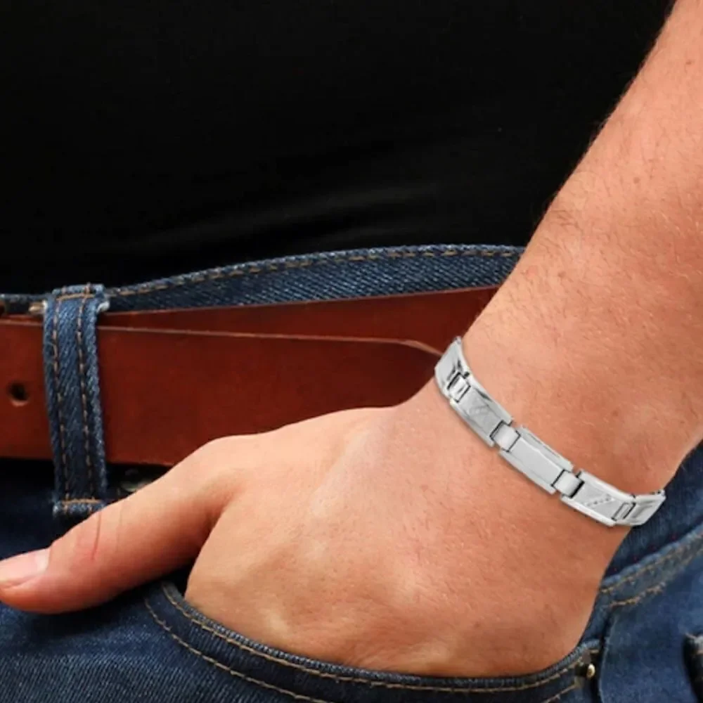 Men's Slant Row Link Bracelet in Stainless Steel Halo G